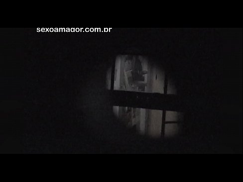 ❤️ Blondie blir hemligt videofilmad av en voyeur från grannskapet gömd bakom ihåliga tegelstenar ❤❌ Fucking at us ️❤